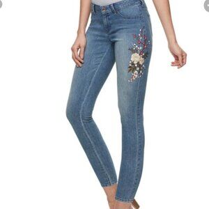 Jennifer Lopez Skinny Ankle Jeans with Embroidered Flowers on Thigh SZ 24